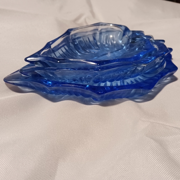 Light Blue Glass Leaf tray set - Picture 2 of 11
